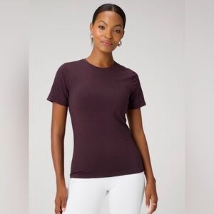 NWT Women’s Fabletics Feather Tech+ Short-Sleeve Top, L

(1,901)

CHANGE MODEL